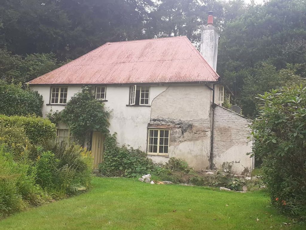 House With Damaged Render